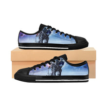 Load image into Gallery viewer, Spaceman landed Men&#39;s Sneakers